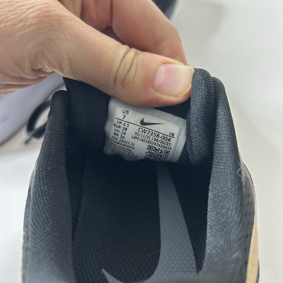 Nike Air Zoom Pegasus 38 Womens Size 7 Running Shoes Black Gold Sneakers CW7358 - Picture 6 of 8